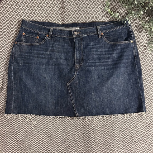 Size 22 Levi’s skirt - Picture 1 of 2